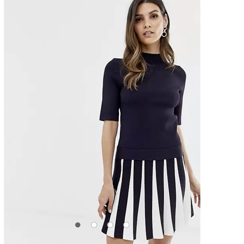 NWT TED BAKER HETHIRA PLEATED NAVY AND WHITE MINI DRESS SIZE 6 US OR 2 TED